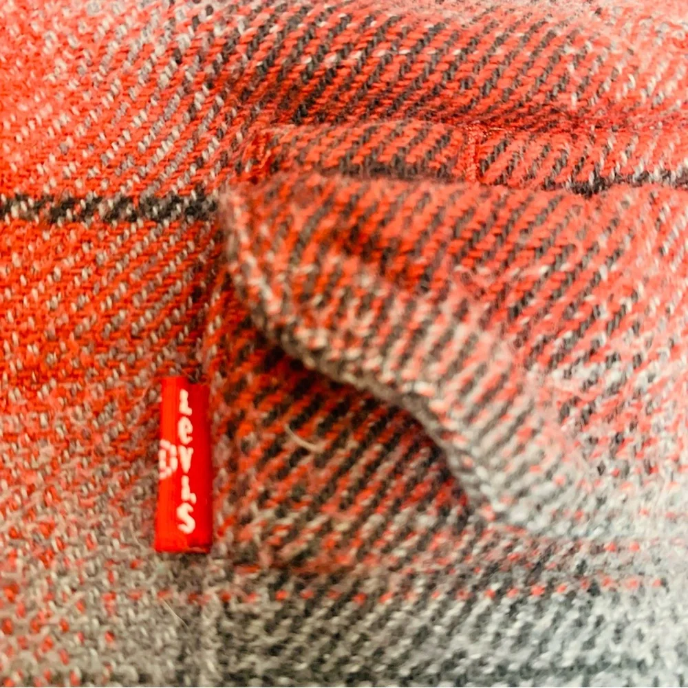 Levi's Red and Black Plaid Overshirt Mens Size M